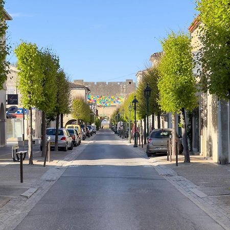 Les Suites Du 13 Aigues-Mortes Exterior foto