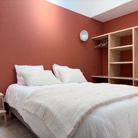 Les Suites Du 13 Aigues-Mortes Exterior foto