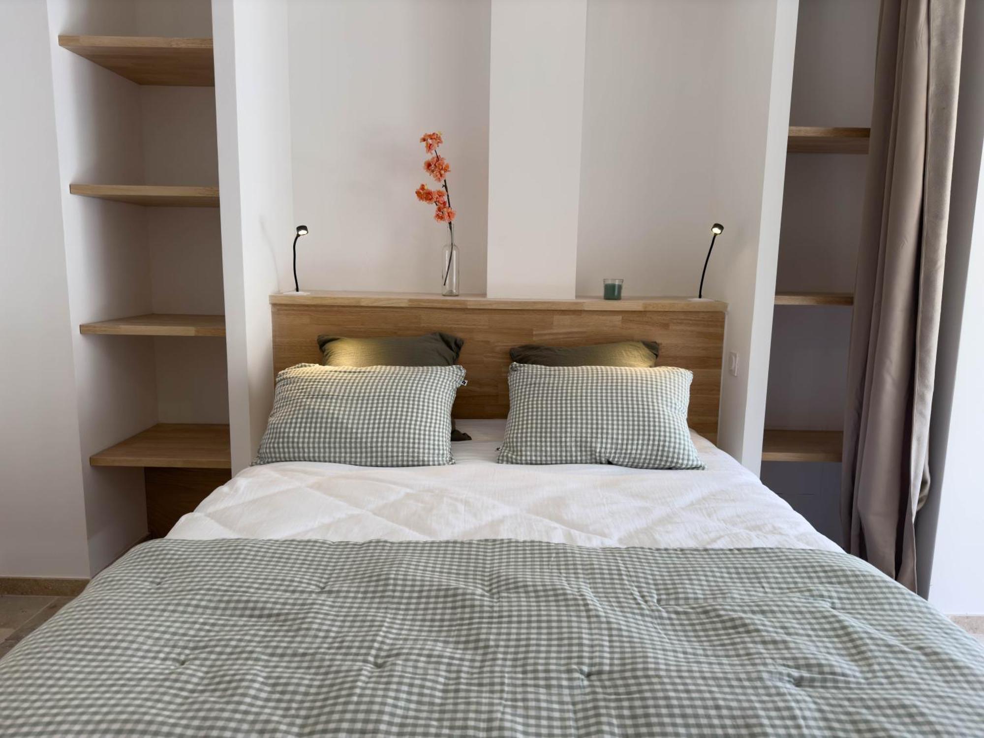 Les Suites Du 13 Aigues-Mortes Exterior foto