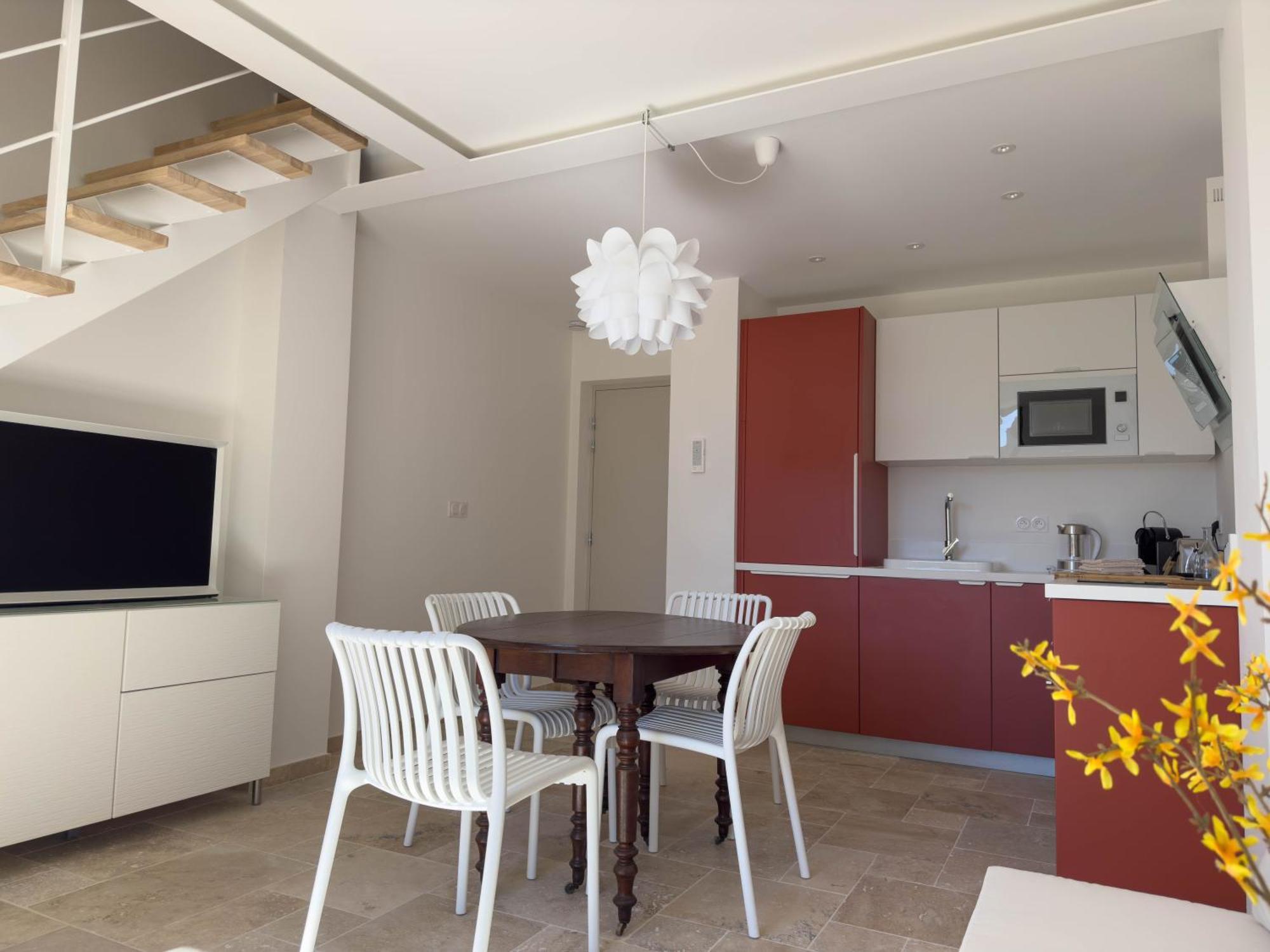 Les Suites Du 13 Aigues-Mortes Exterior foto