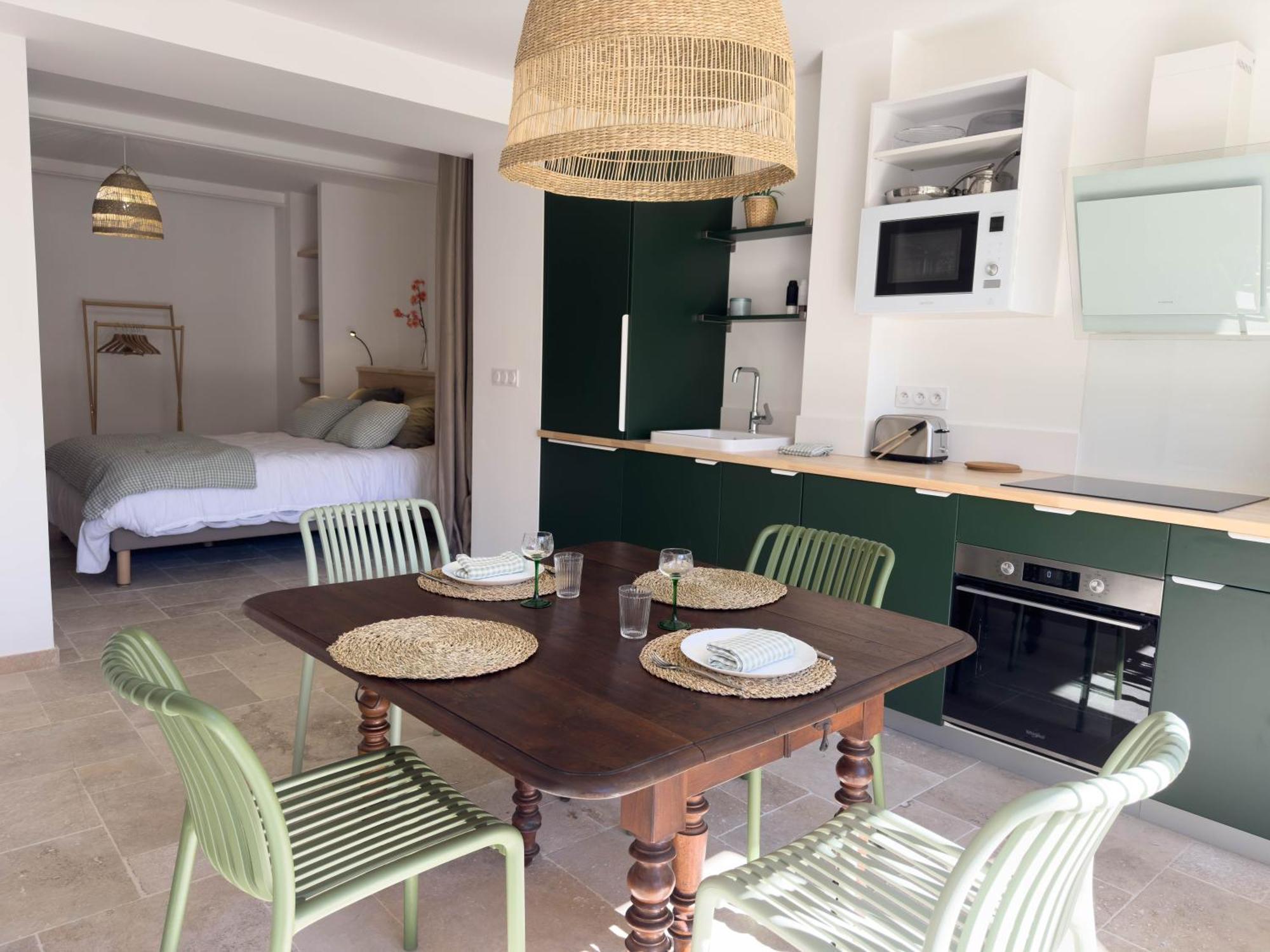 Les Suites Du 13 Aigues-Mortes Exterior foto
