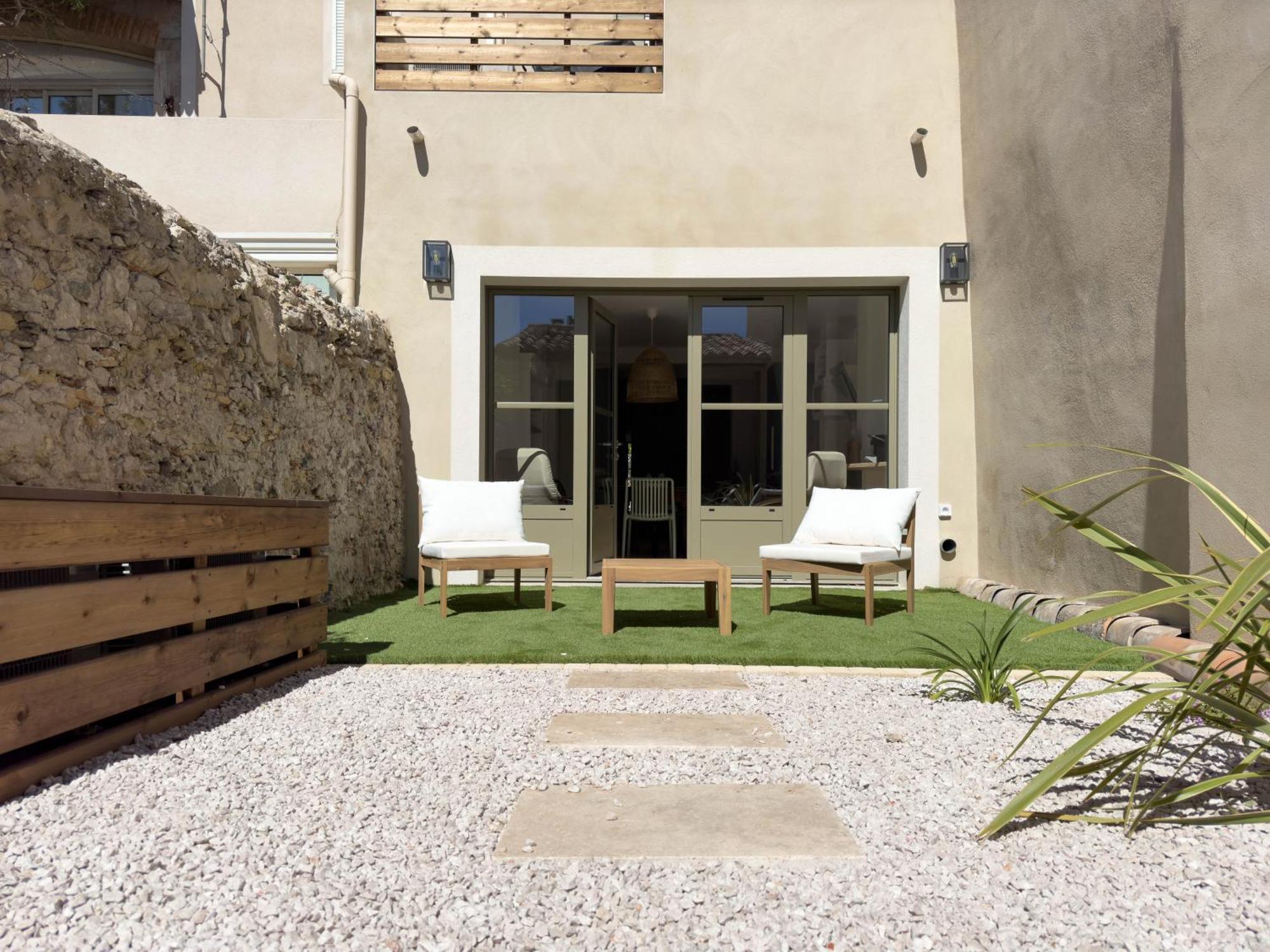 Les Suites Du 13 Aigues-Mortes Exterior foto